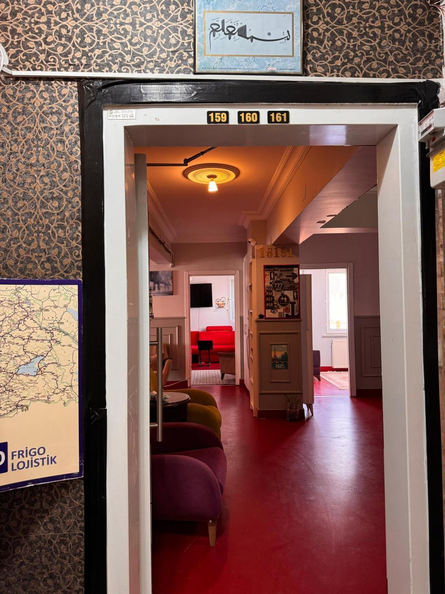 Transit Kapselhotel